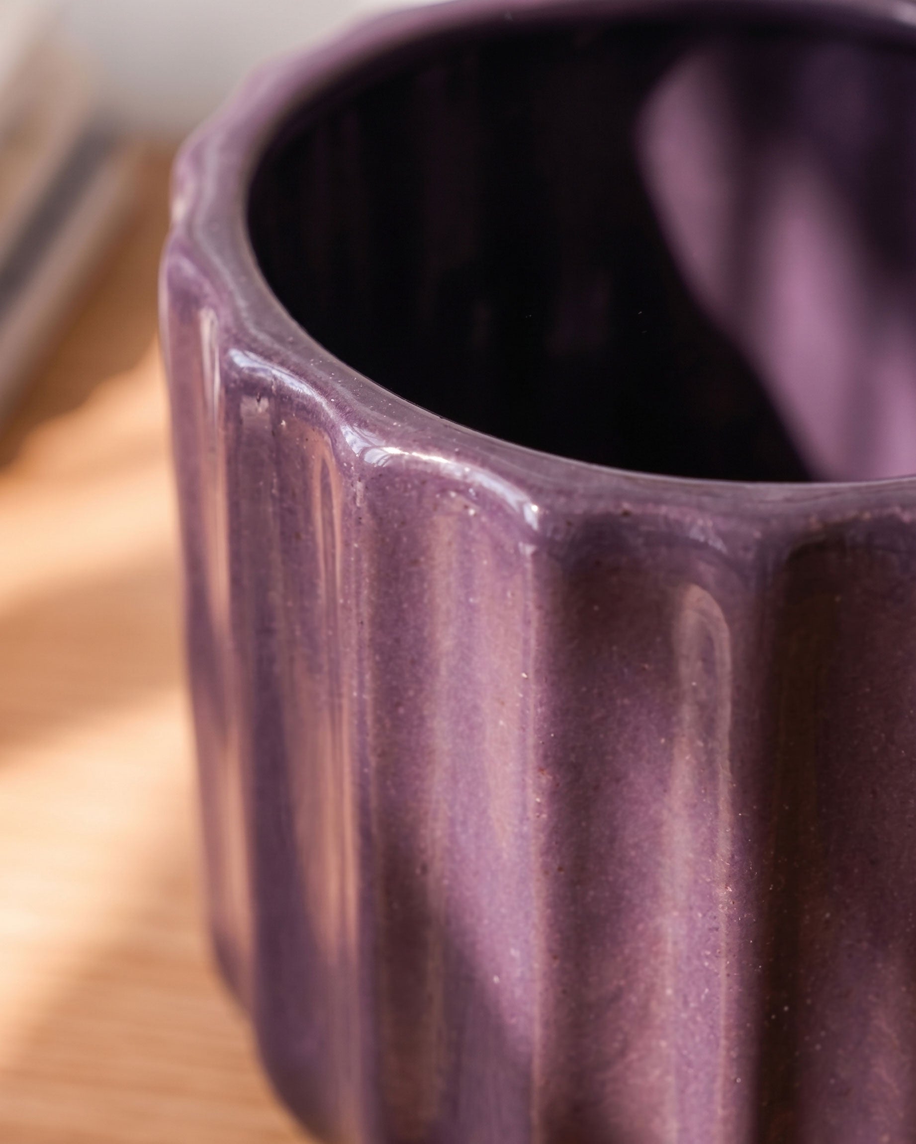 Modern Curved Ceramic Pot