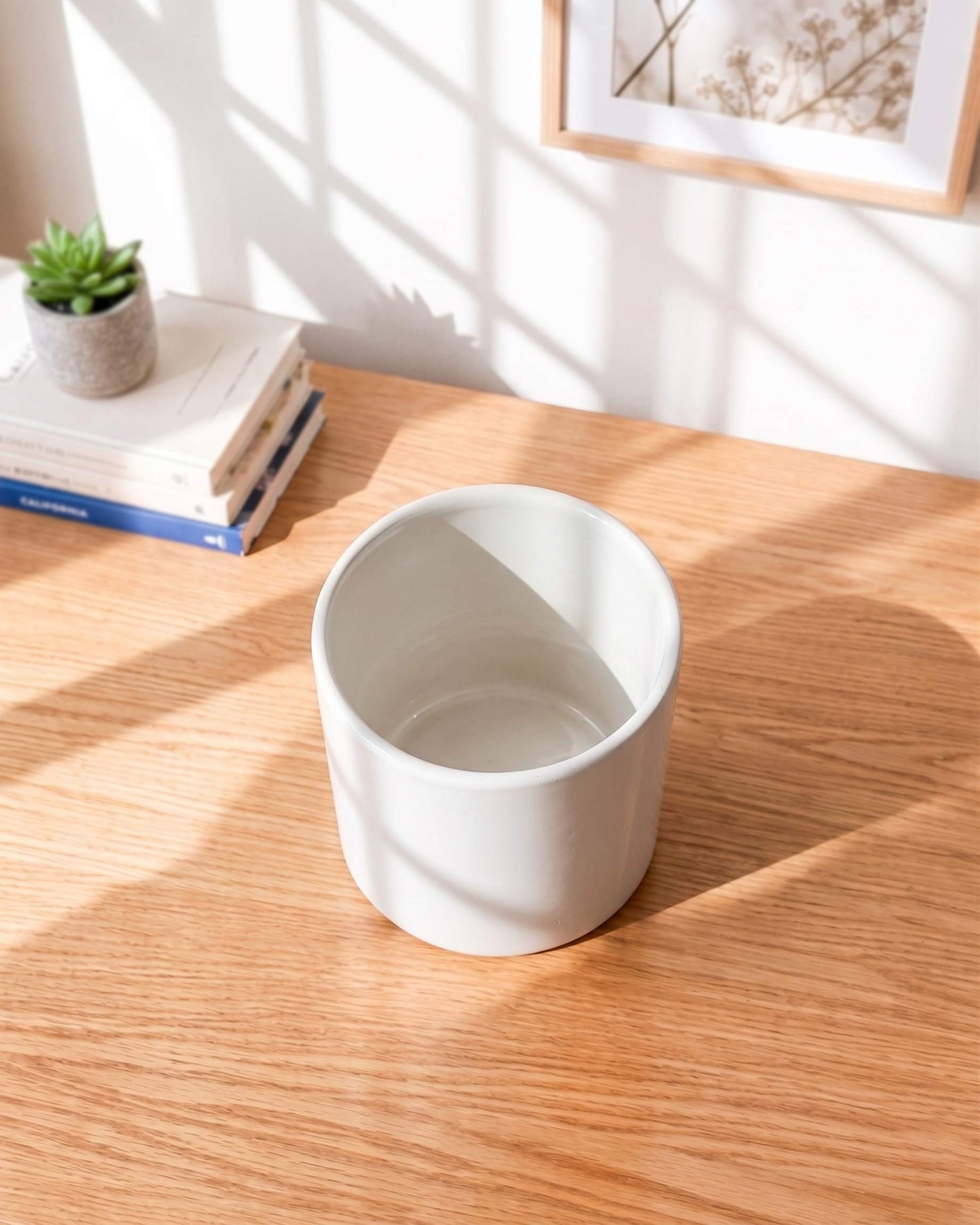 Cylindrical Minimal Ceramic Pot