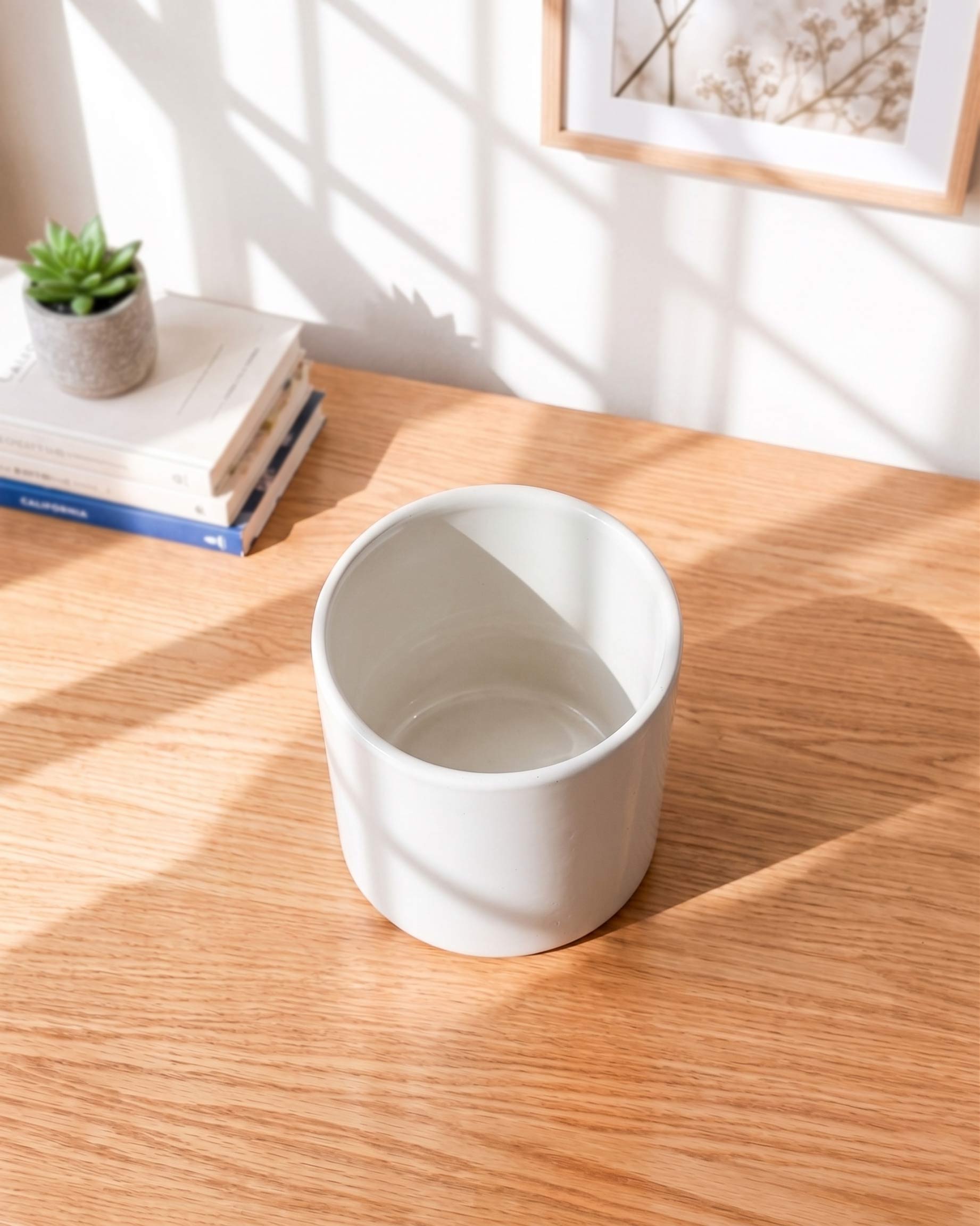 Cylindrical Minimal Ceramic Pot