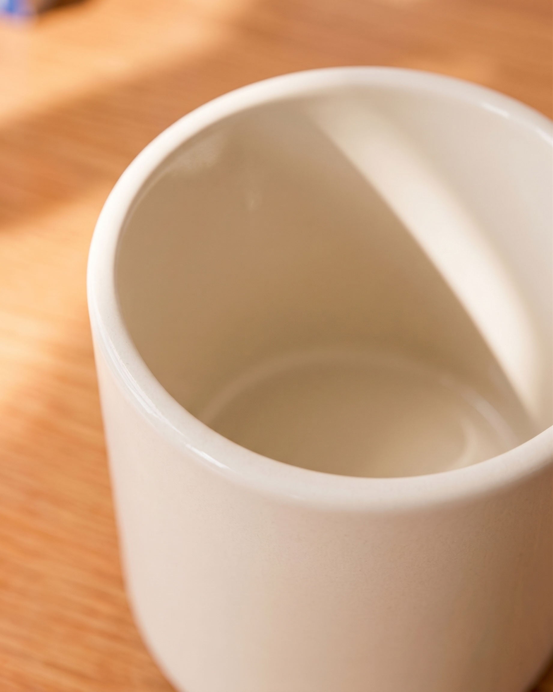 Cylindrical Minimal Ceramic Pot