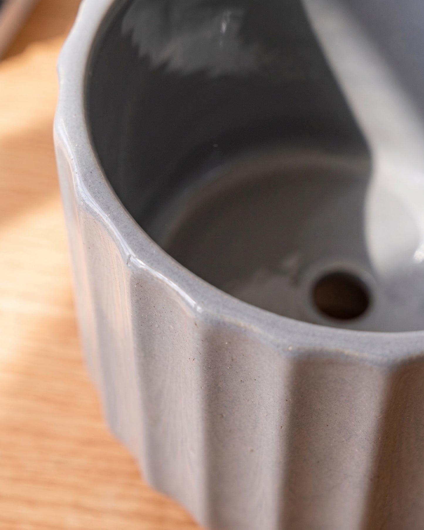 Modern Curved Ceramic Pot