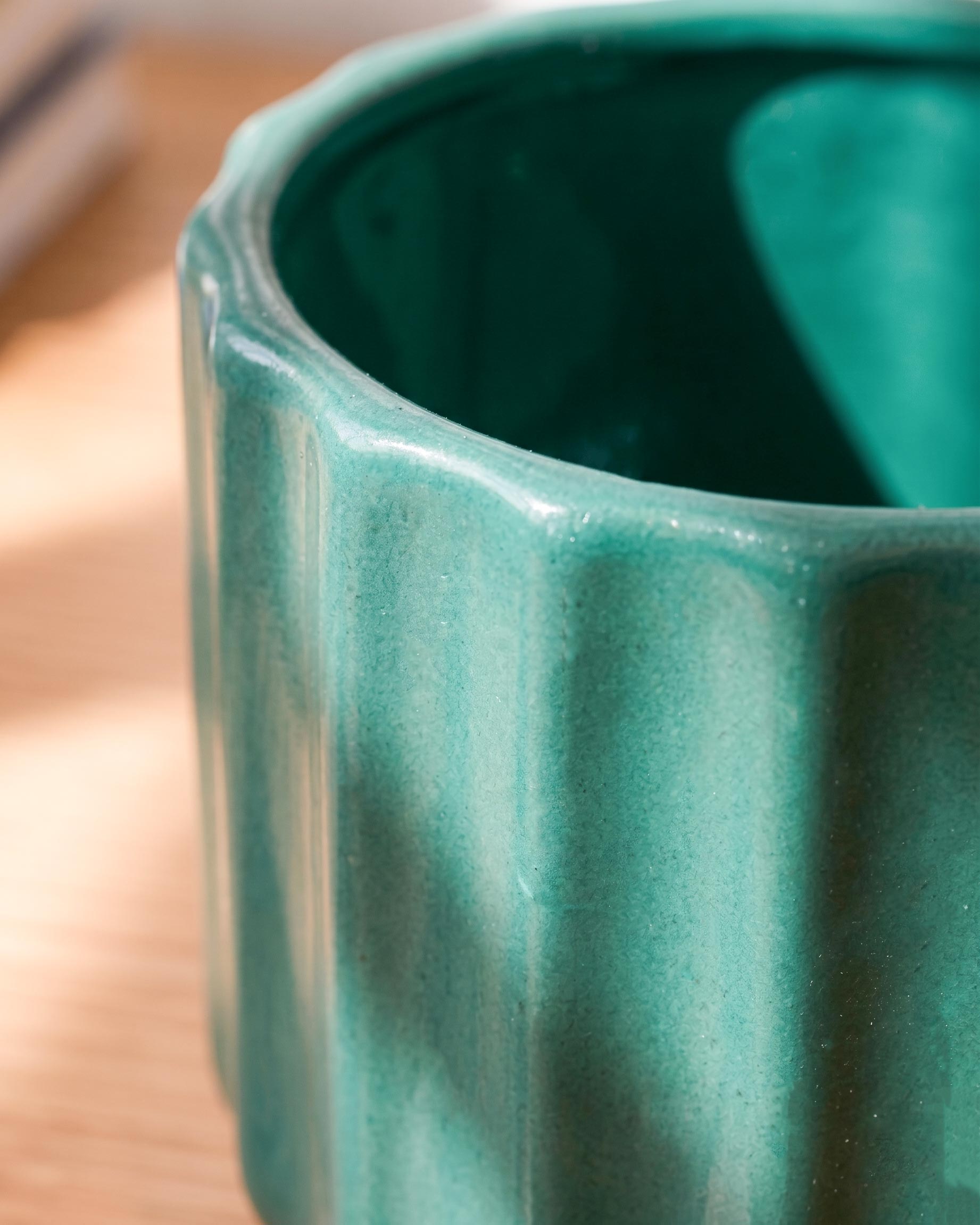 Modern Curved Ceramic Pot